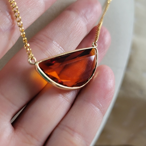 Melania Clara | NWOT Elegant Gold/Amber Half Moon Crystal Pendant Necklace - Picture 4 of 10